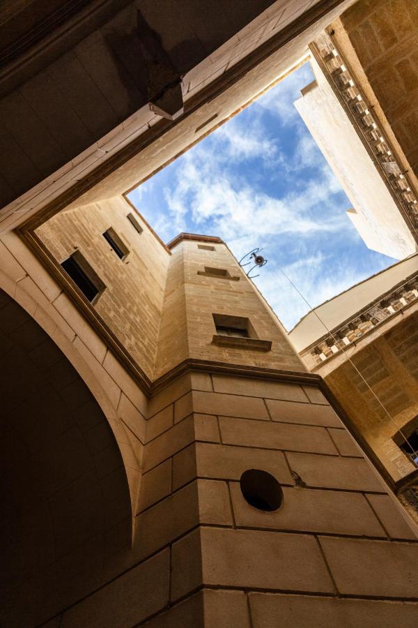 Chateau De Collias Esterno foto